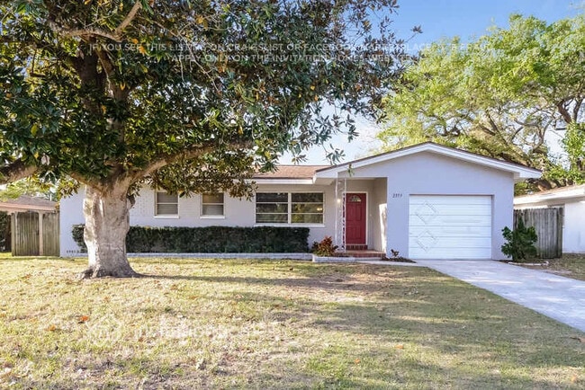 Building Photo - 2359 Eastwood Dr