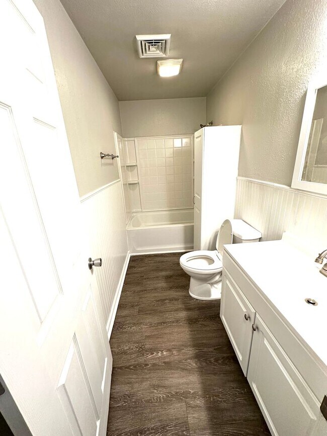 Building Photo - NEWLY REMODELED 3 BEDROOM 1 BATH IN WEBB CITY-$1200 RENT-$1200 DEPOSIT