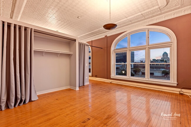 Building Photo - 169 S Schuyler Ave