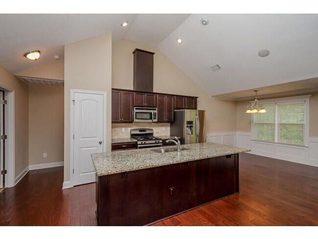 Building Photo - 1558 Driftwood Ln