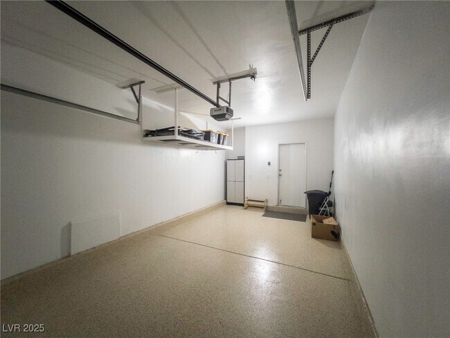Building Photo - 251 S Green Valley Pkwy