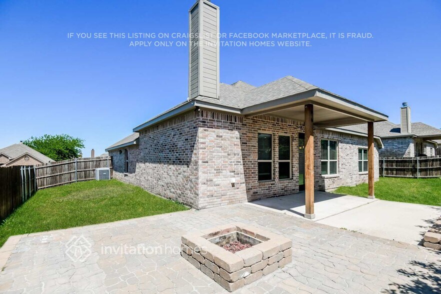 Building Photo - 308 Red Dr