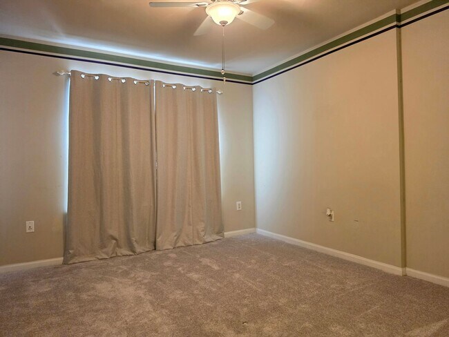 Building Photo - Gulf Shores town home with garage