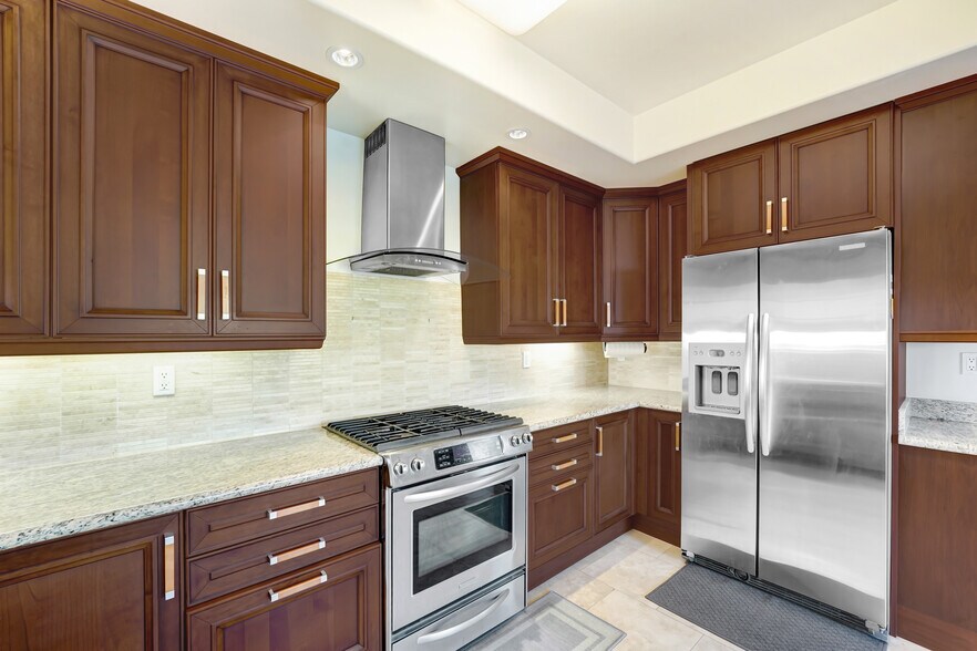 Building Photo - 11323 Huston St