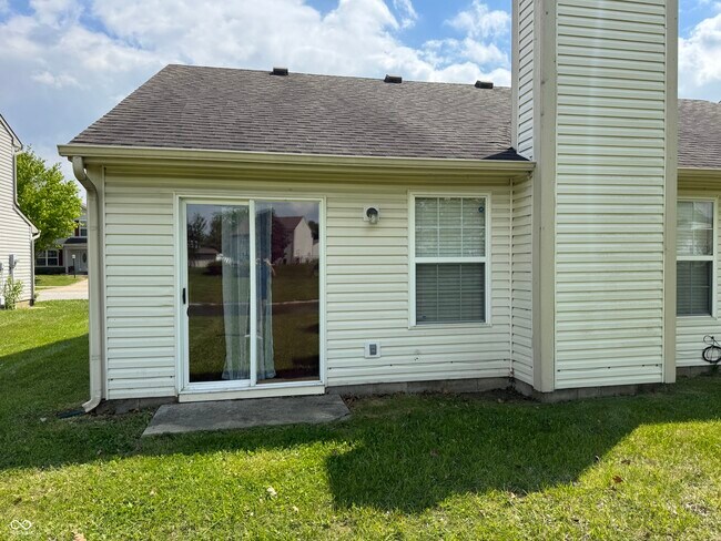 Building Photo - 7644 Scatter Woods Ln