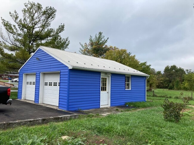 Building Photo - 108 S Main St