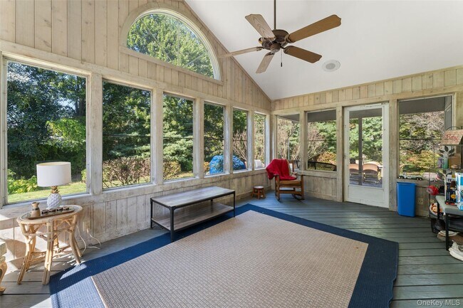 Building Photo - 14 Earlwood Dr