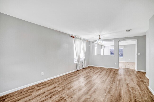 Building Photo - HENDERSON, GATED COMMUNITY, IMMACULATE ONE...