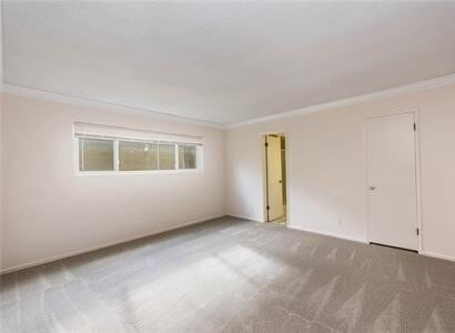 Building Photo - 1019 E Walnut Ave