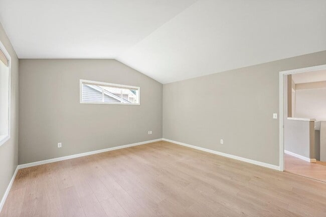Building Photo - Spacious Sunrise Home for Rent in Puyallup...