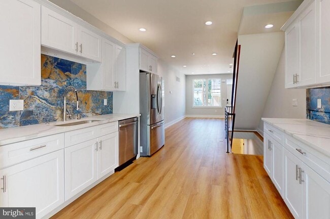 Building Photo - 511 N Paxon St