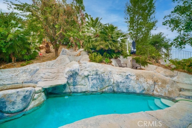 Building Photo - 1032 Smoketree Dr