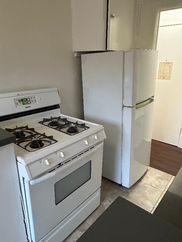 Building Photo - 1845 N Gramercy Pl
