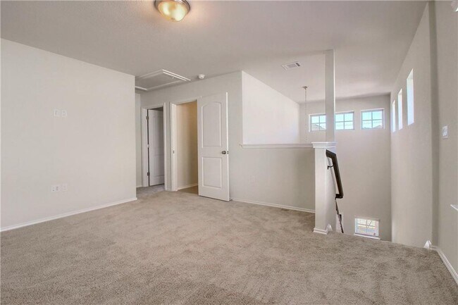 Building Photo - 13909 Osmarea Dr
