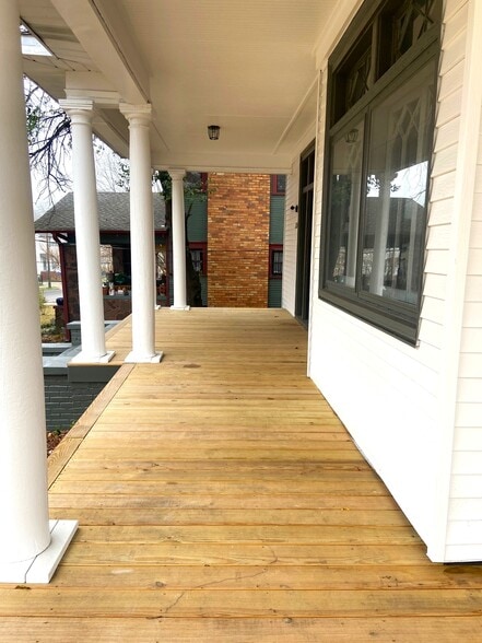 Building Photo - 1716 14th Ave S