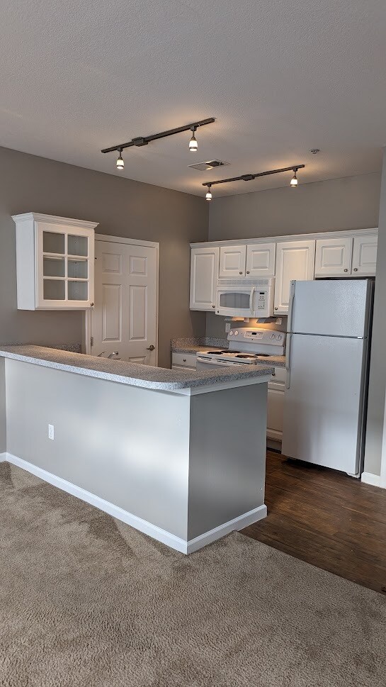 Chelsea Place Apartments & Townhomes 4430 N Holland Sylvania Rd