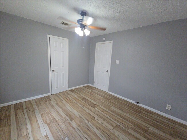 Building Photo - 5115 Balkin St