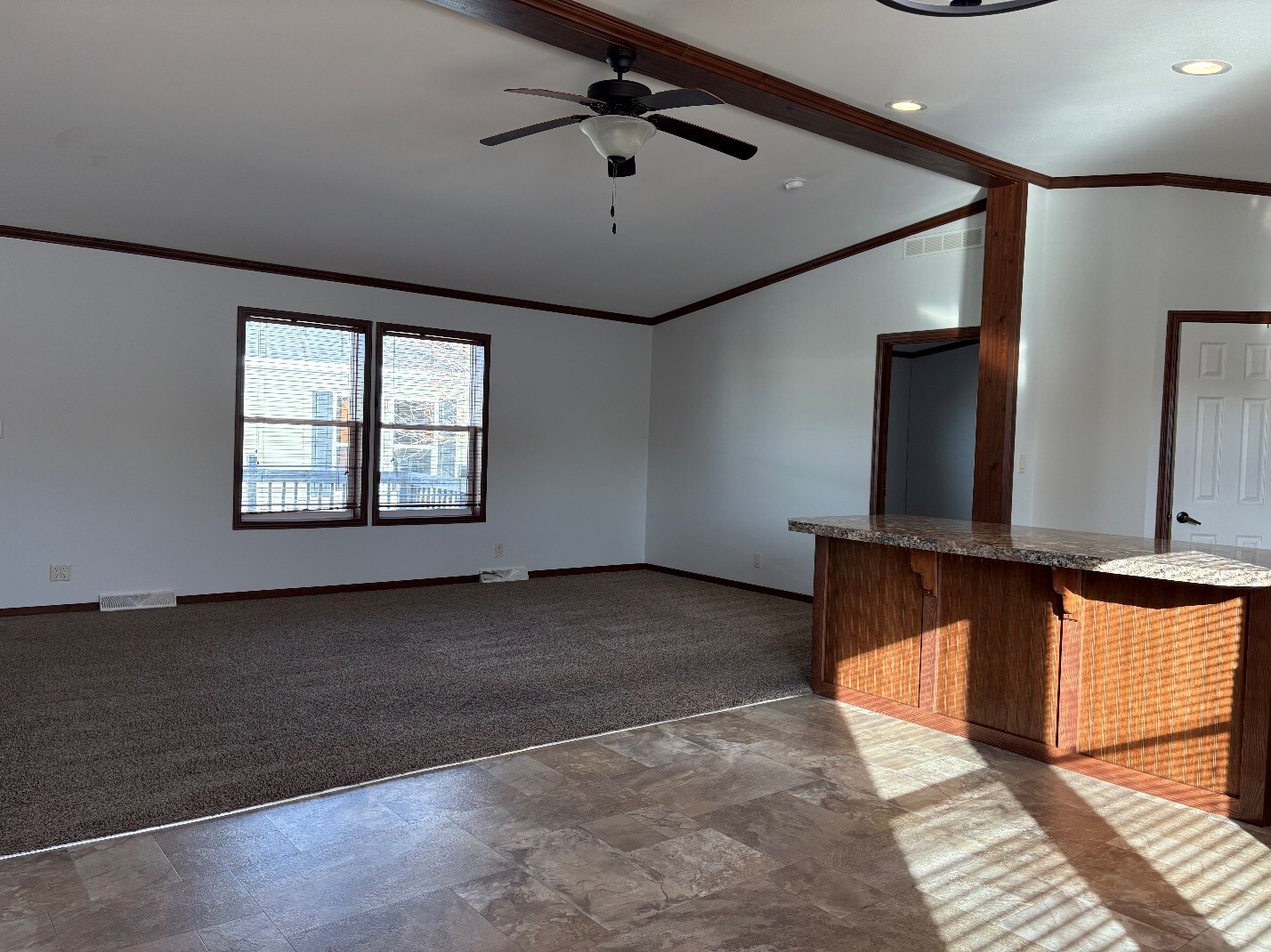 Building Photo - 2461 Sunset Dr