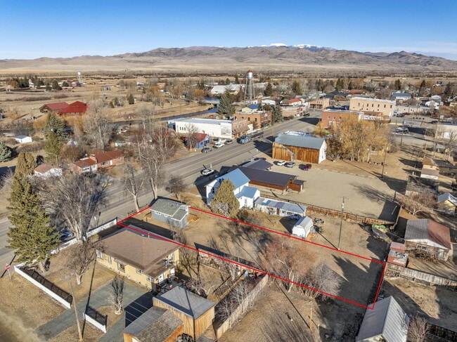 Building Photo - Simple Living, Beautifully Done
