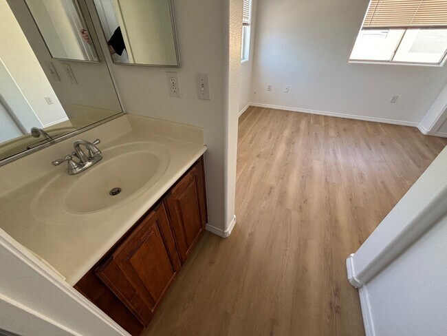 Building Photo - Charming 3-Bedroom Home with Modern Comfor...