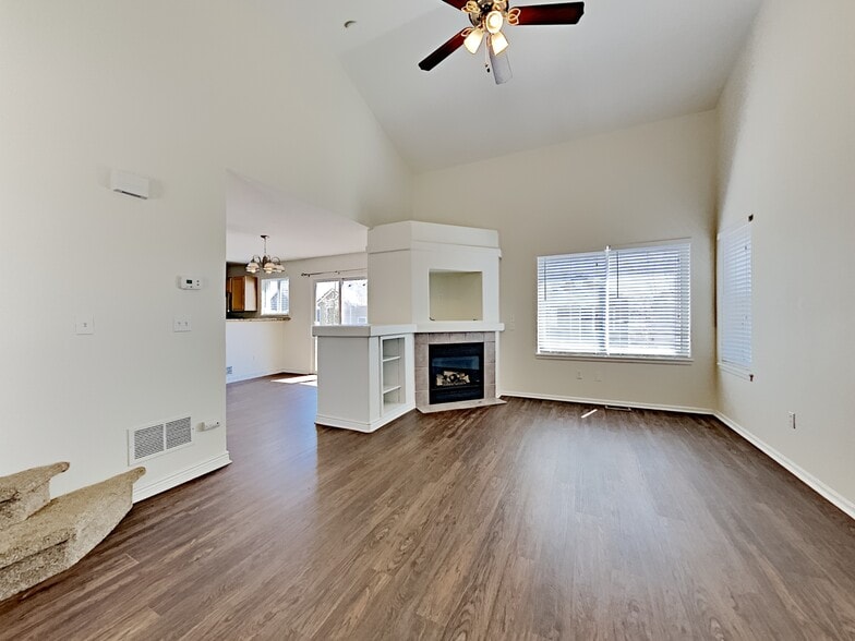 Building Photo - 19984 E Lasalle Dr