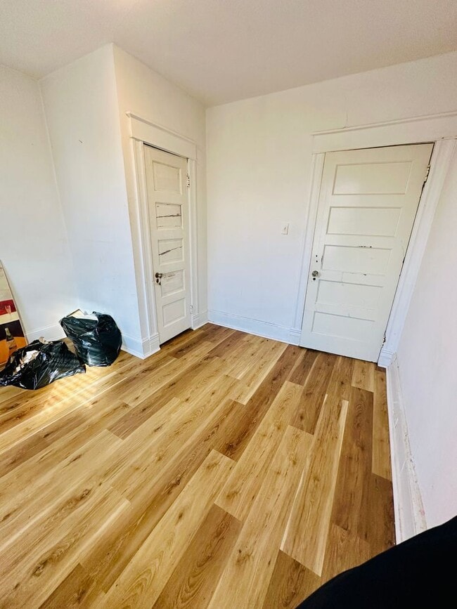 Building Photo - Gorgeous 4bdrm/1.5bth Home Located on Seminary Avenue in Richmond's North Side!!