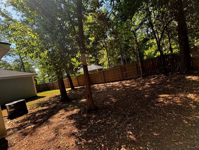 Building Photo - 715 Truman St