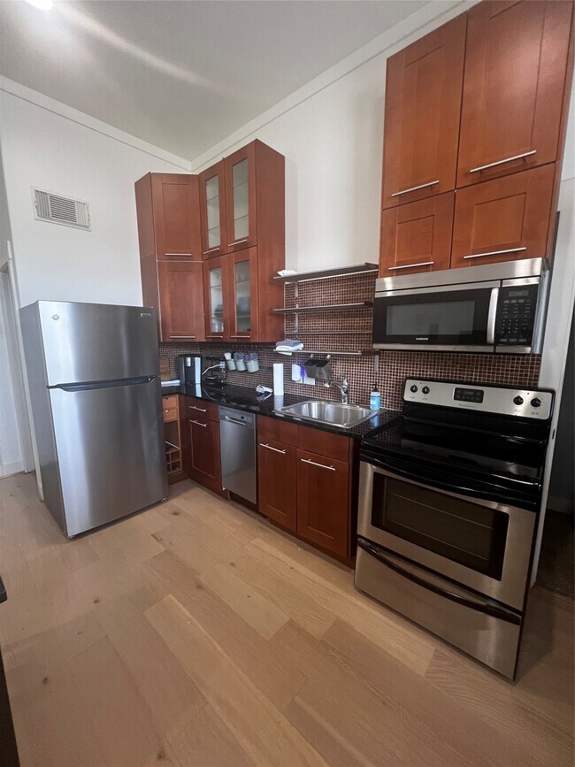 Building Photo - 5303 Nett St