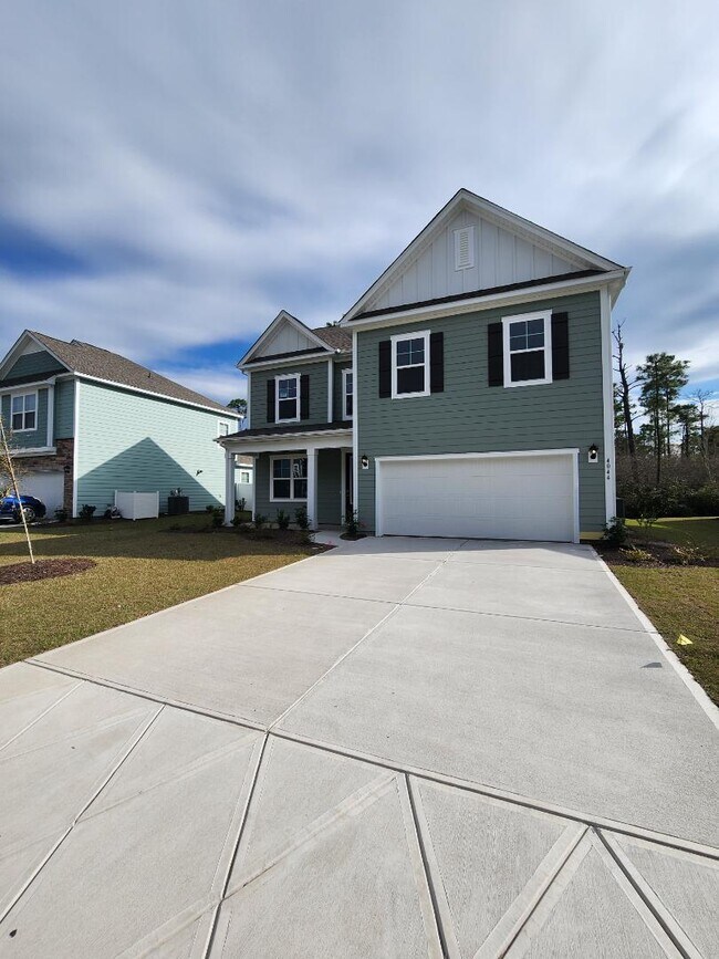 Building Photo - 4044 Dewberry Ln
