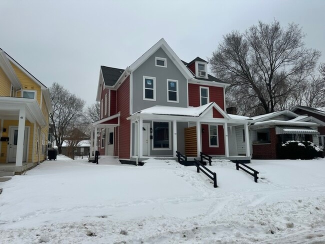 Building Photo - More value than the rent and closer to downtown.