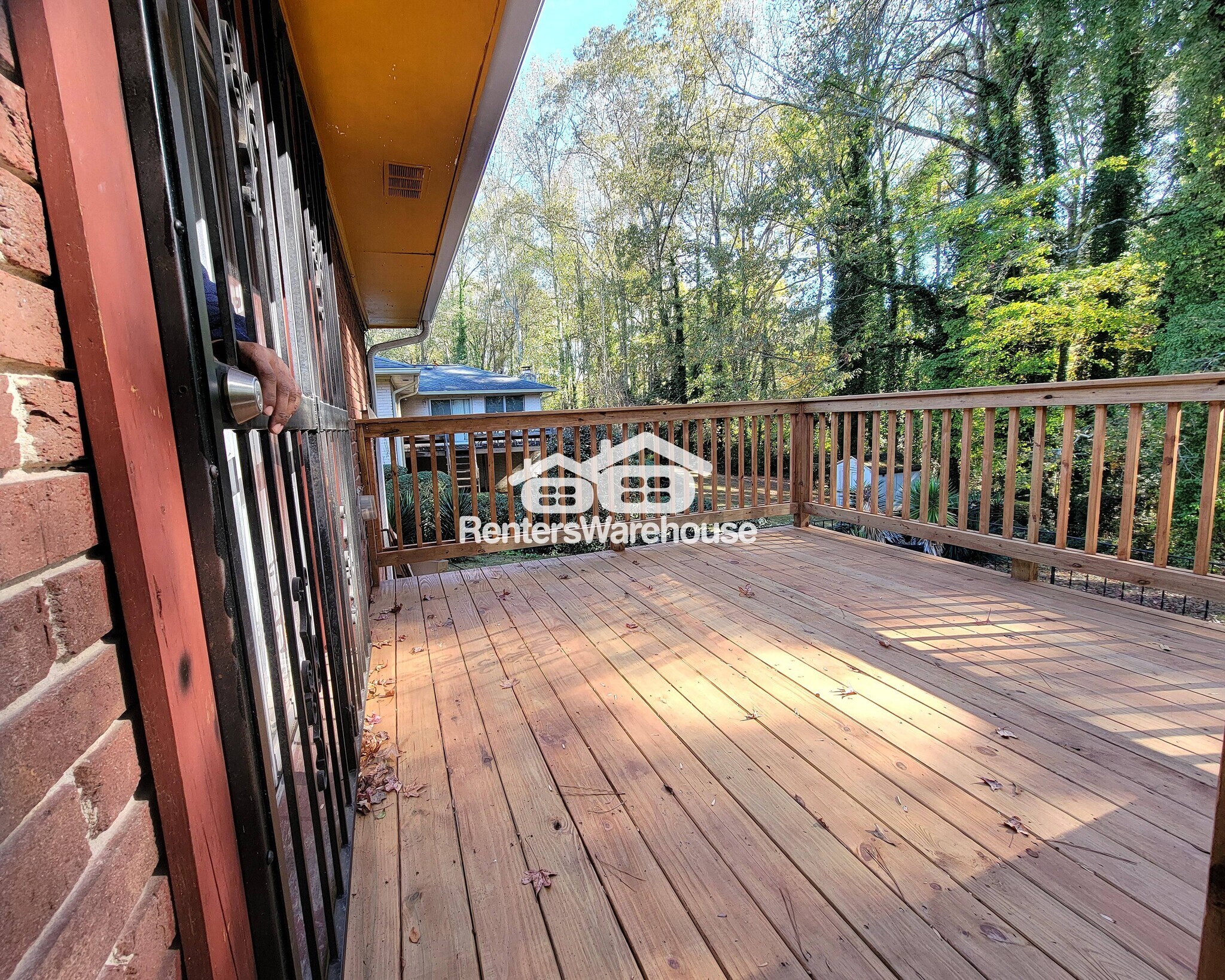 Building Photo - 3566 Highwood Dr SW