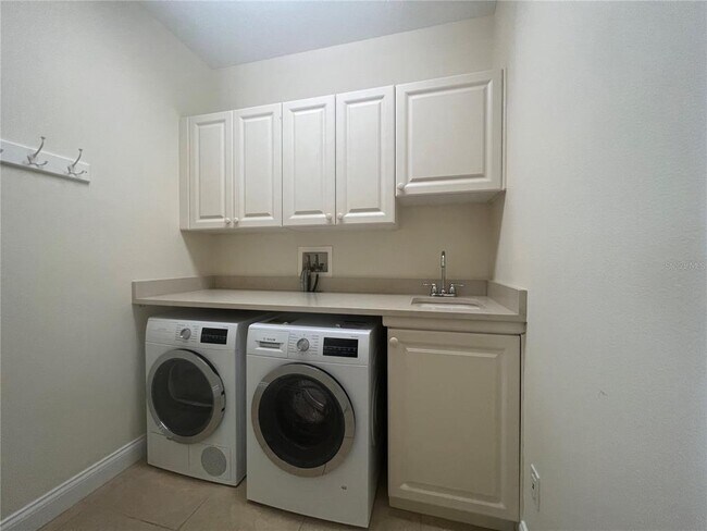 Building Photo - 3405 54th Dr W