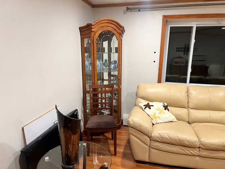 Building Photo - 20 Bryon Rd