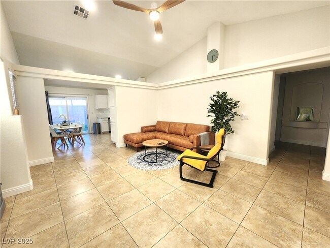 Building Photo - 7624 Glorietta Bay Ct