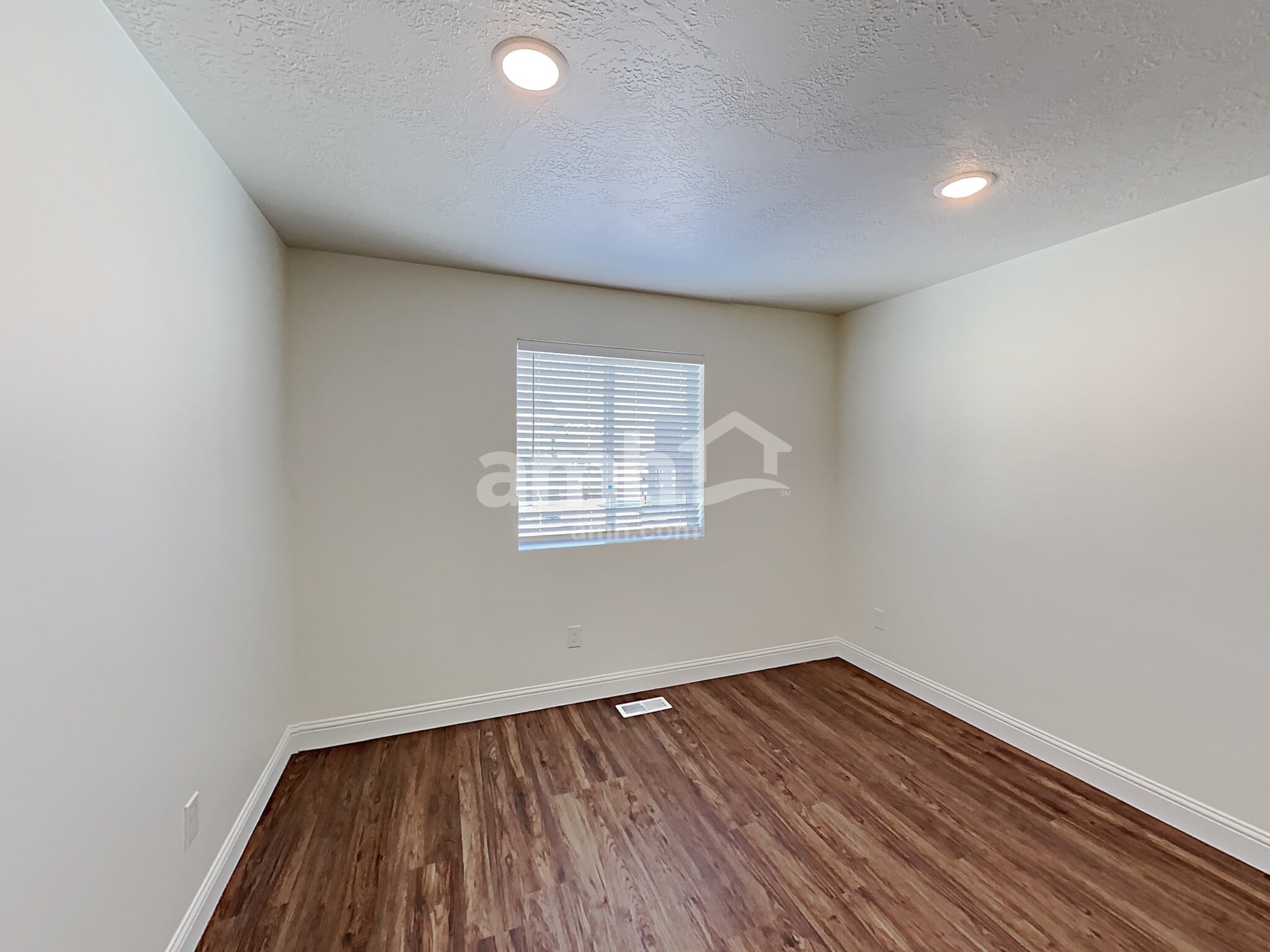 Building Photo - 2411 E Buckskin Way