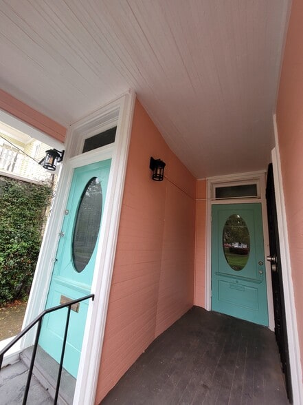 Front Porch, Overlooking Dixon Park - 1215 Java Pl