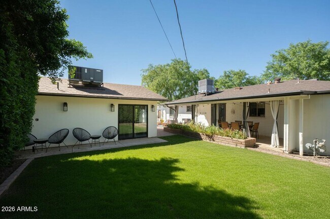 Building Photo - 4813 E Fairmount Ave