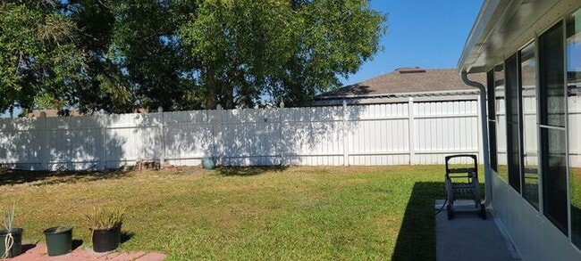 Building Photo - Beautifully Remodeled Home in Poinciana area