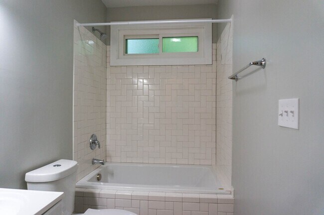 Building Photo - 56 Alabama Ave