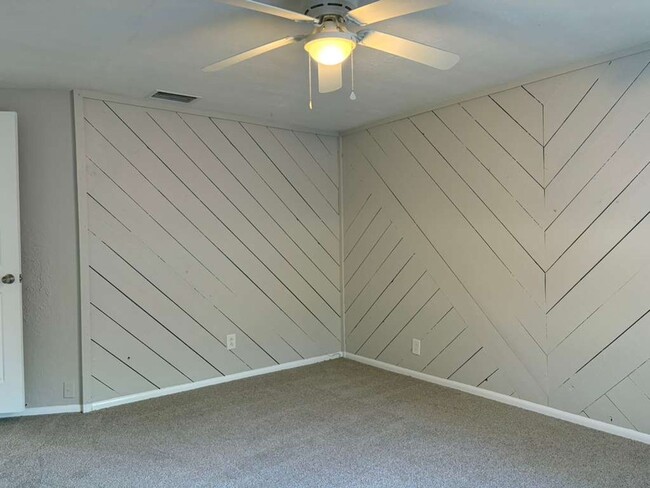 Building Photo - Gulfpfort Home With A Bonus Room