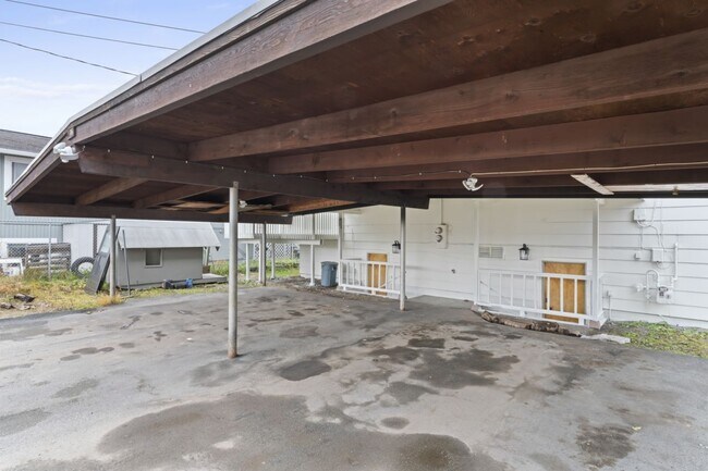 Building Photo - 1429 Columbine St