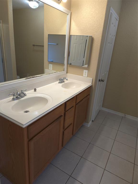 Building Photo - 6419 Bennington Springs Dr
