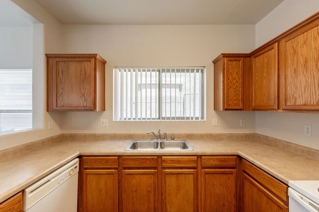 Building Photo - Great Location, 4 Bedrooms in Peoria!