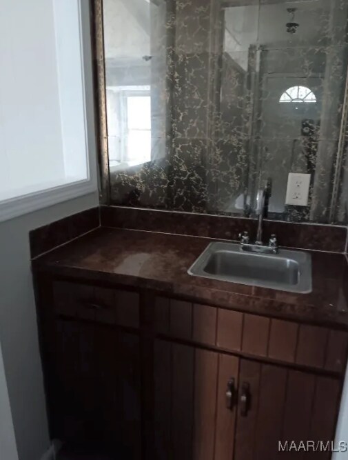 Building Photo - 713 Amity Ln