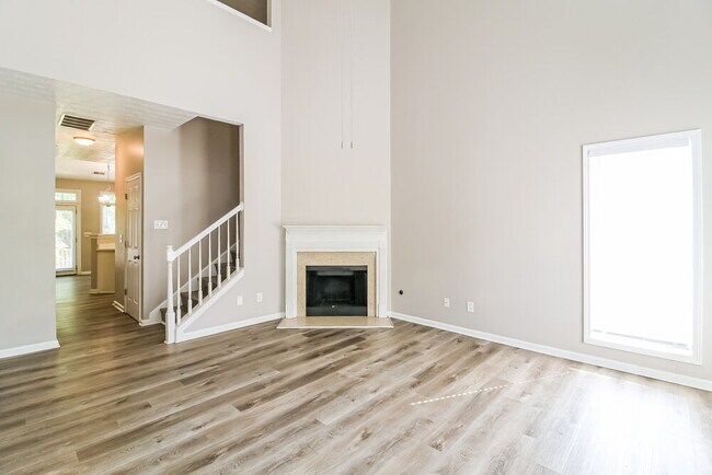 Building Photo - 2215 Baker Carter Dr