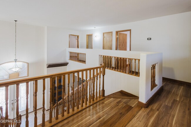 Building Photo - 3733 Tierra Campa Dr