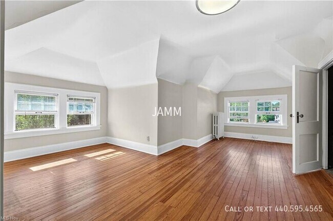 Building Photo - 2205 Briarwood Rd