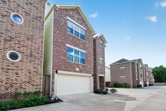 Building Photo - 11509 Main Ash Dr