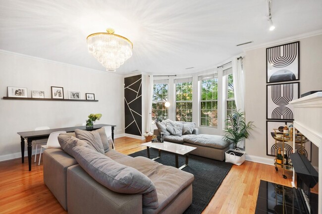 Building Photo - 1801 W Addison St