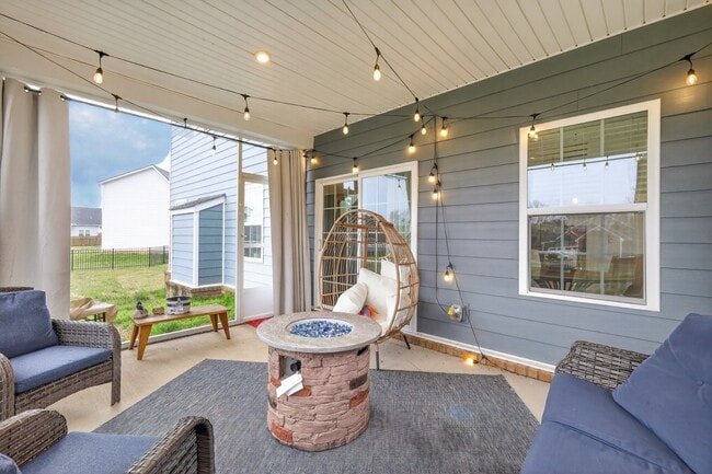 Building Photo - 1635 Lila Dr